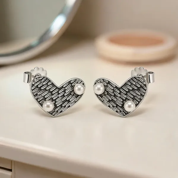 Platinum_Plated_925_Silver_Heart_Stud_Earring_For_Women