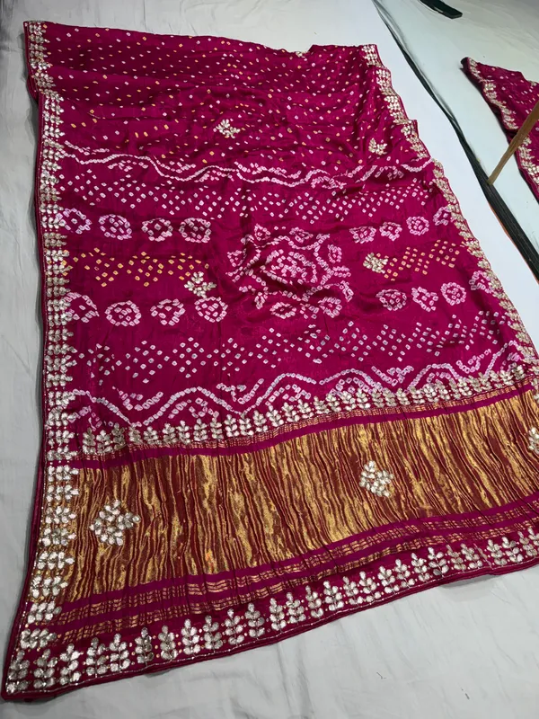 Magenta_Embellished_Ethnic_Saree_for_Women