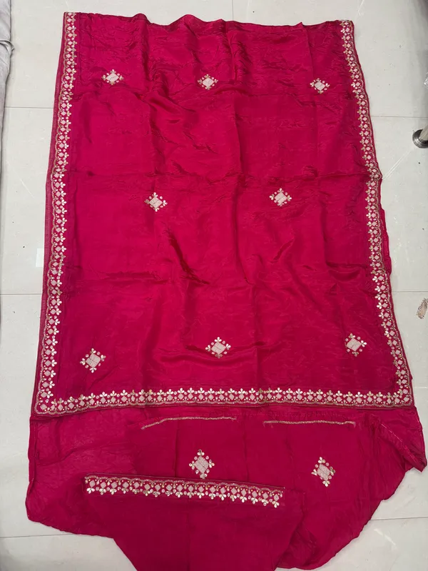 Pink_Embellished_Saree_With_Blouse_Piece_For_Women