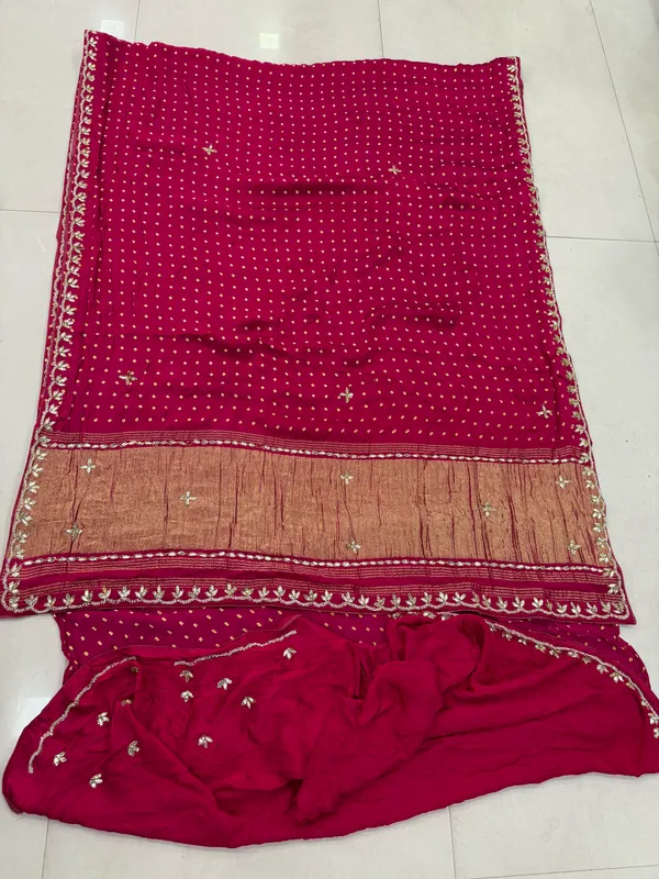 Magenta_Bandhani_Embellished_Saree_for_Women