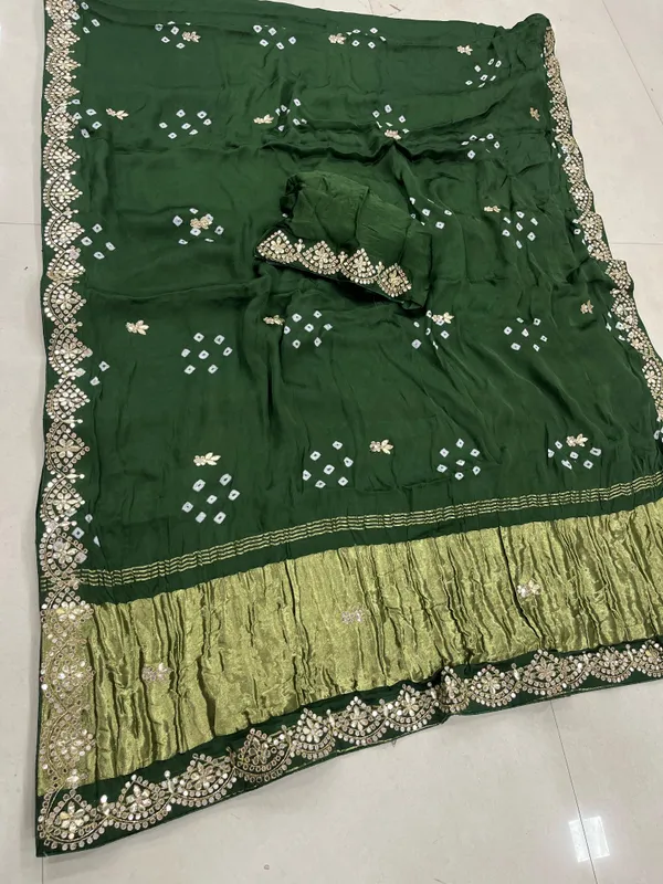 Green_Embellished_Traditional_Saree_for_Women