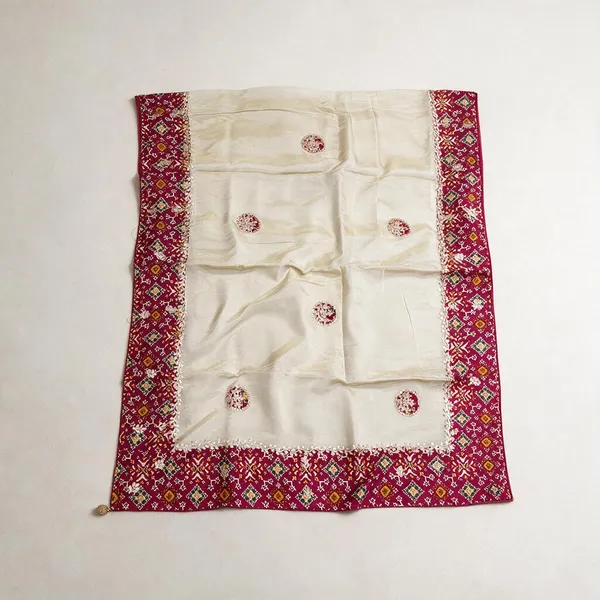 Cream_Embellished_Ethnic_Saree_for_Women