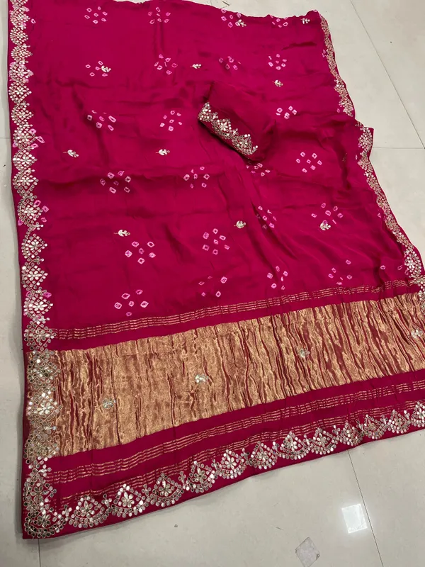 Magenta_Embellished_Saree_for_Women