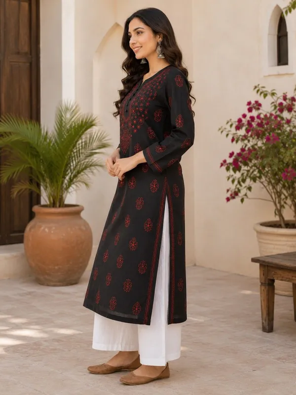 Black_Hand_Embroidered_Lucknowi_Chikankari_Kashmiri_Cotton_Kurti