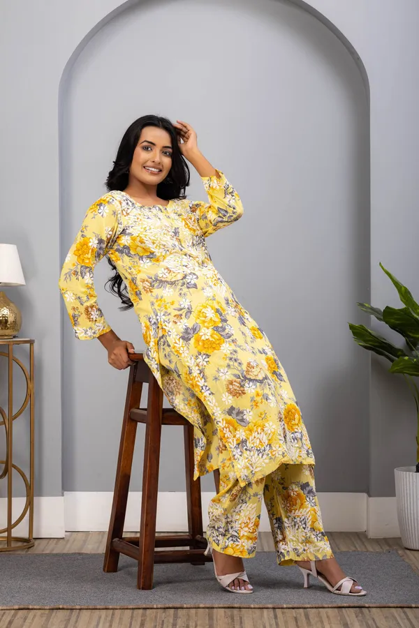 Yellow_Floral_Mul_Cotton_Kurti_Set