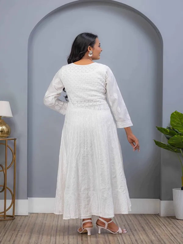 Hand_Crafted_Lucknowi_Chikankari_Mul_Chanderi_White_Anarkali