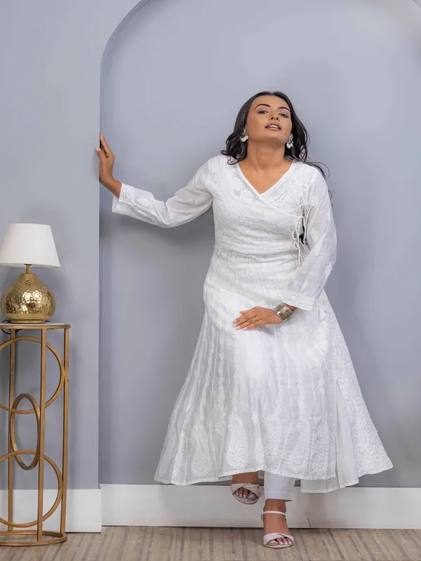 Hand_Crafted_Lucknowi_Chikankari_Mul_Chanderi_White_Anarkali