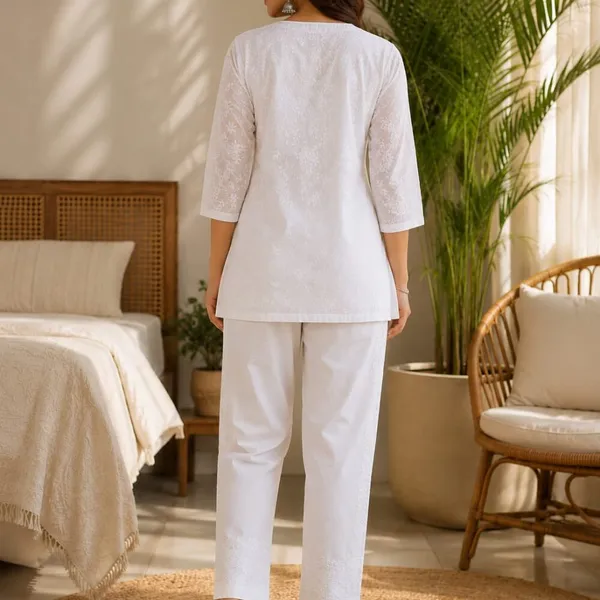 White_Hand_Embroidered_Chikankari_Lycra_Pant_With_Bakhiya_Work