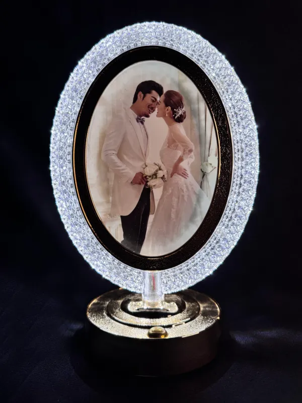 Oval_Shaped_Photo_Lamp