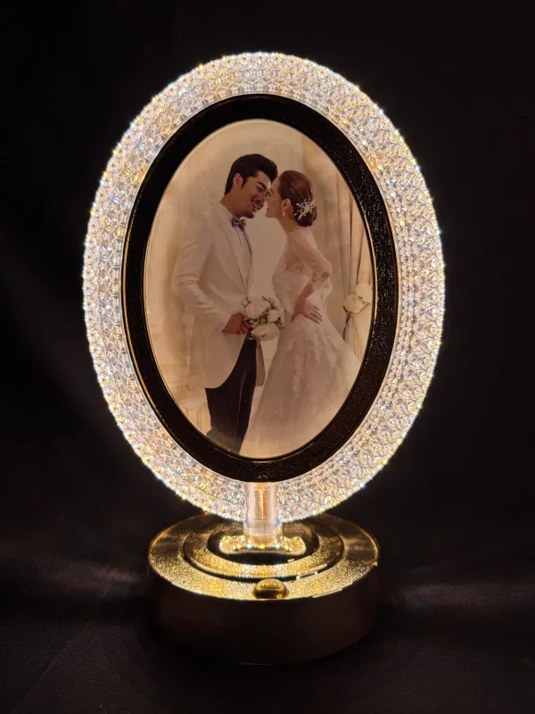 Oval_Shaped_Photo_Lamp