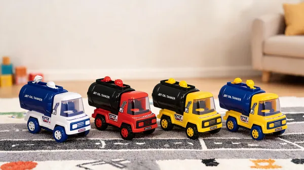 Playcraft_Multicolor_Plastic_Construction_And_Oil_Tanker_Toy_Trucks