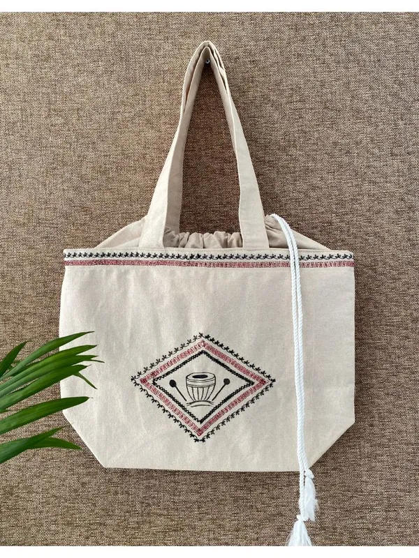 Handpainted_Balloon_Tote_Bag_Warli_Art_Design