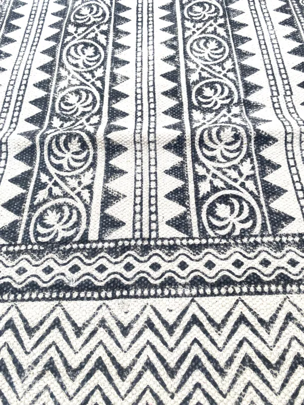 Hand_Blockprinted_Cotton_Yoga_Mat_Black_Overall_Design