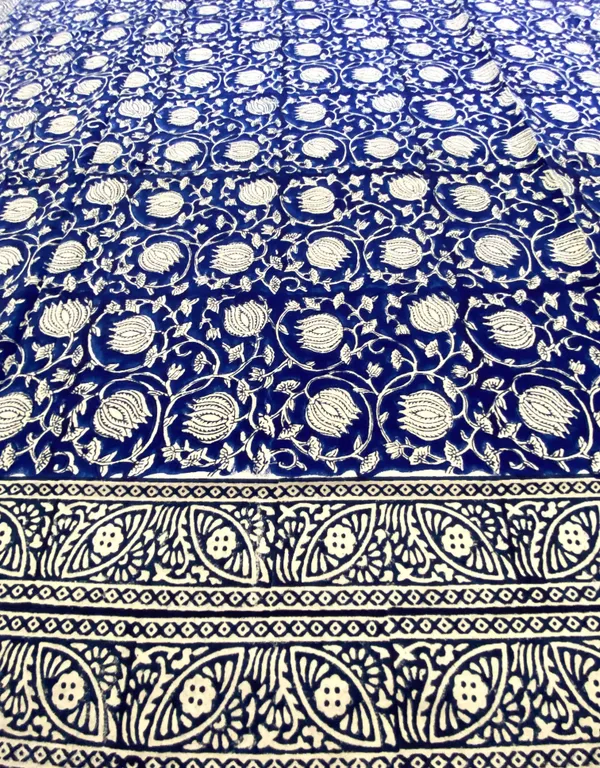 Hand_Blockprinted_Cotton_Double_Bedsheet_With_Pillow_Covers