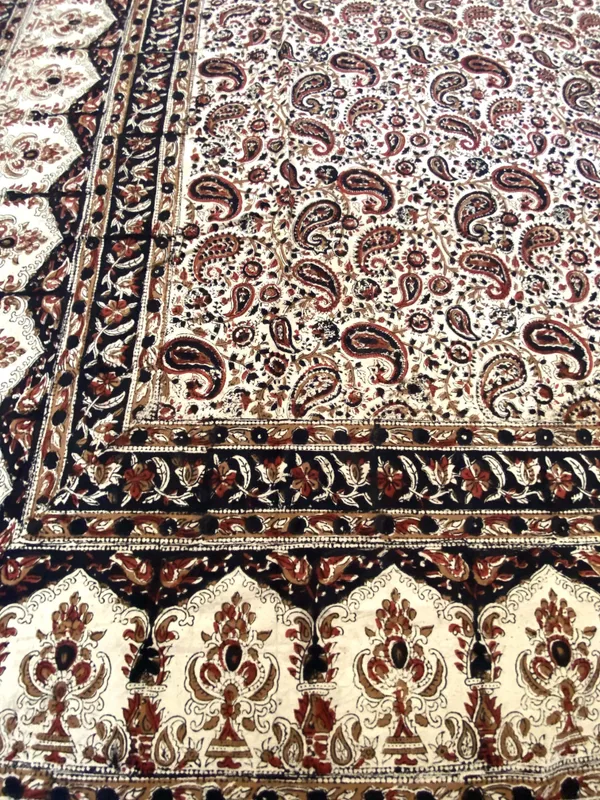 Hand_Blockprinted_Kalamkari_Cotton_Double_Bedsheet_With_Pillow_Covers