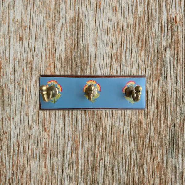 Handpainted_Antique_Look_Wooden_Wall_Hanger_With_3_Hooks_Rustic_Blue