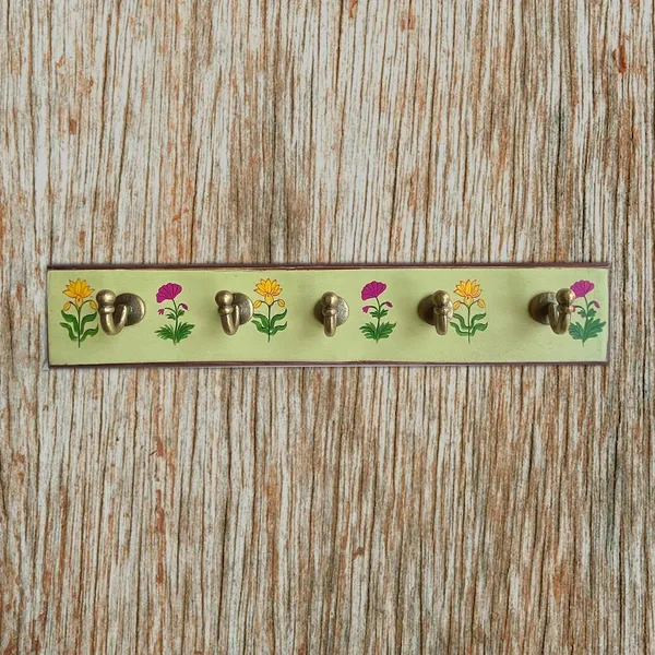 Handpainted_Antique_Look_Wooden_Wall_Hanger_With_5_Hooks_Pale_Green