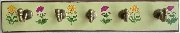 Handpainted_Antique_Look_Wooden_Wall_Hanger_With_5_Hooks_Pale_Green