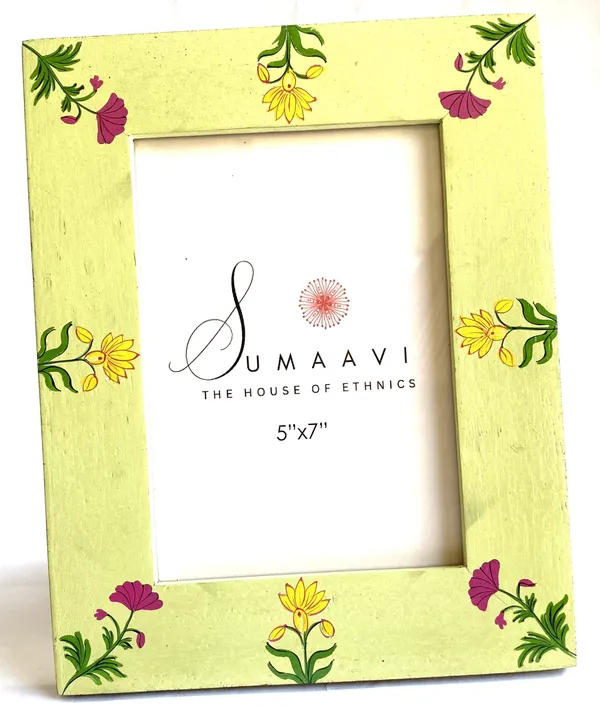 Handpainted_Antique_Look_Wooden_Photo_Frame_5_X_7_Pale_Green