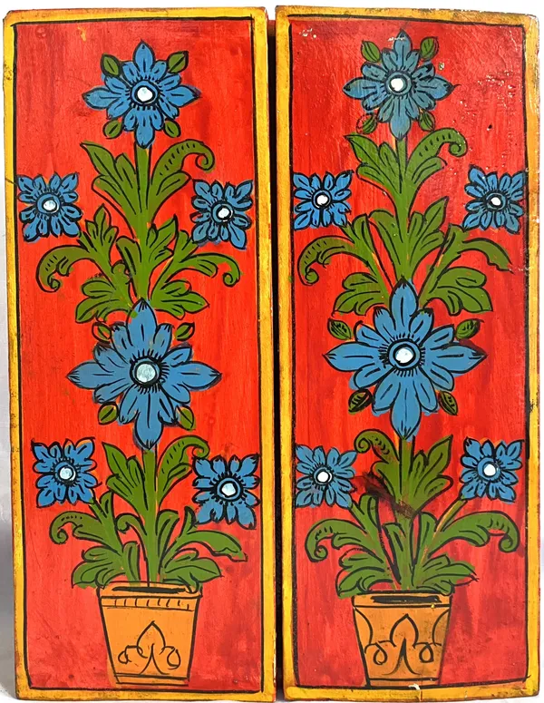 Wooden_Handpainted_Table_Clock_From_Bassi_Chittorgarh