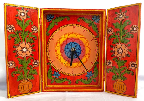 Wooden_Handpainted_Table_Clock_From_Bassi_Chittorgarh
