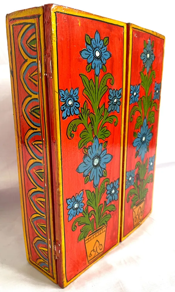 Wooden_Handpainted_Table_Clock_From_Bassi_Chittorgarh