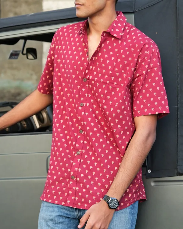 Hand_Blockprinted_Cotton_Half_Sleeve_Shirt_For_Men_Regular_Fit_Red_Small_Print