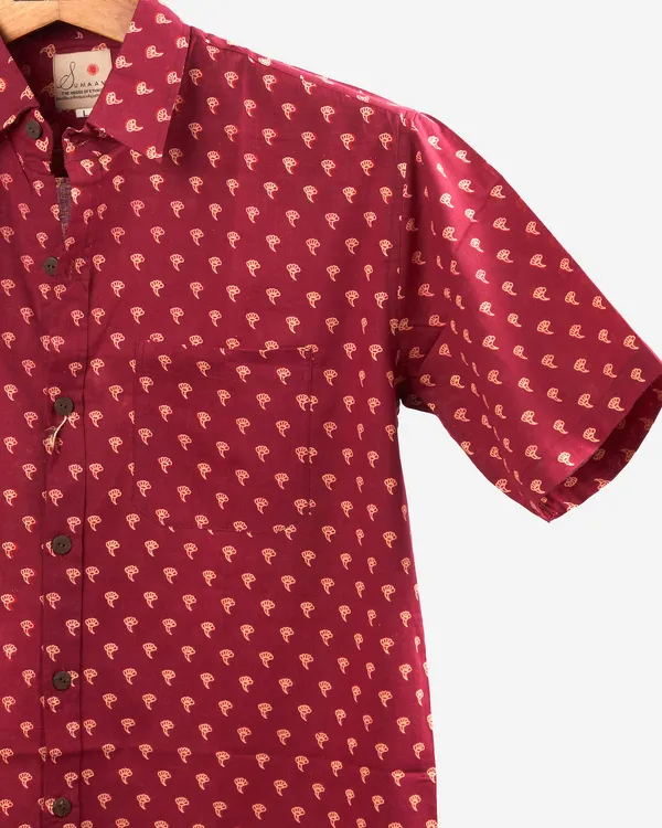 Hand_Blockprinted_Cotton_Half_Sleeve_Shirt_For_Men_Regular_Fit_Red_Small_Print