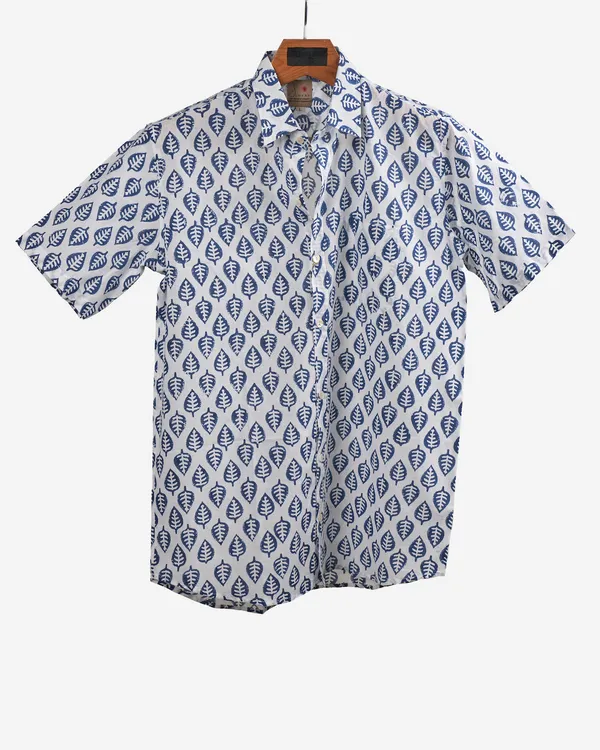 Hand_Blockprinted_Cotton_Half_Sleeve_Shirt_For_Men_Regular_Fit_White_Blue_Motifs