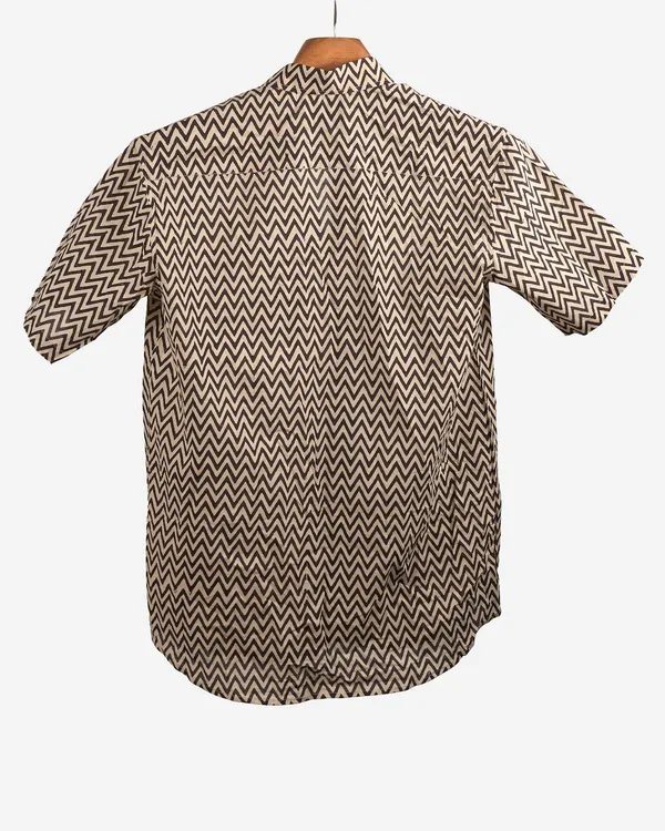 Hand_Blockprinted_Cotton_Half_Sleeve_Shirt_For_Men_Regular_Fit_Cream_Black_Chevron
