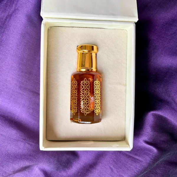 Brown_Musk_Attar_Perfume_Oil