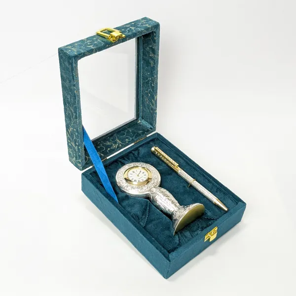 Handcrafted_Silver_Table_Clock_Small_With_Silver_Ballpoint_Pen_Default_Title