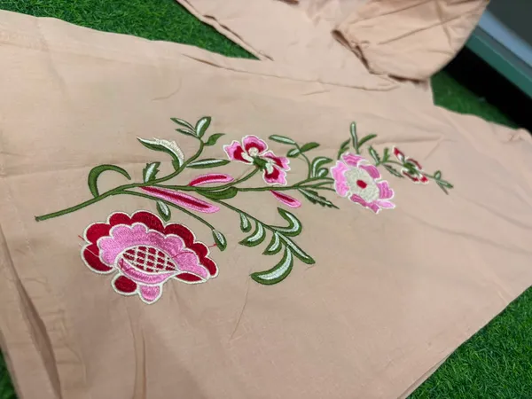 Pista_White_Top_Dori_Sort_Kurti_&_Pant_with_emboridery_