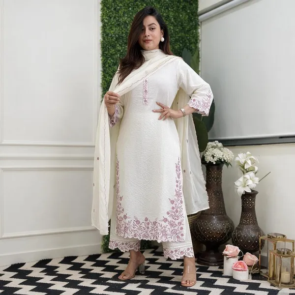 Off_White_Embroidered_Kurta_Set_With_Pink_Floral_Work