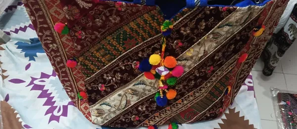 Multicolour_Embroidered_Sling_Bag_for_Women
