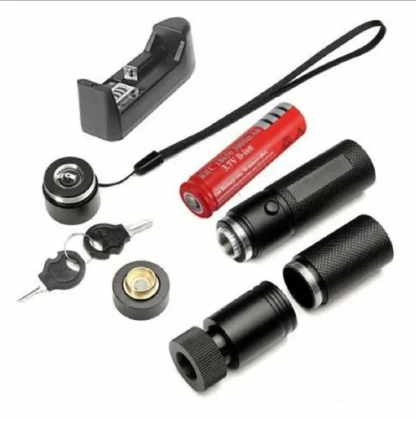 Black_Green_Laser_Pointer_With_Rechargeable_Battery_Kit
