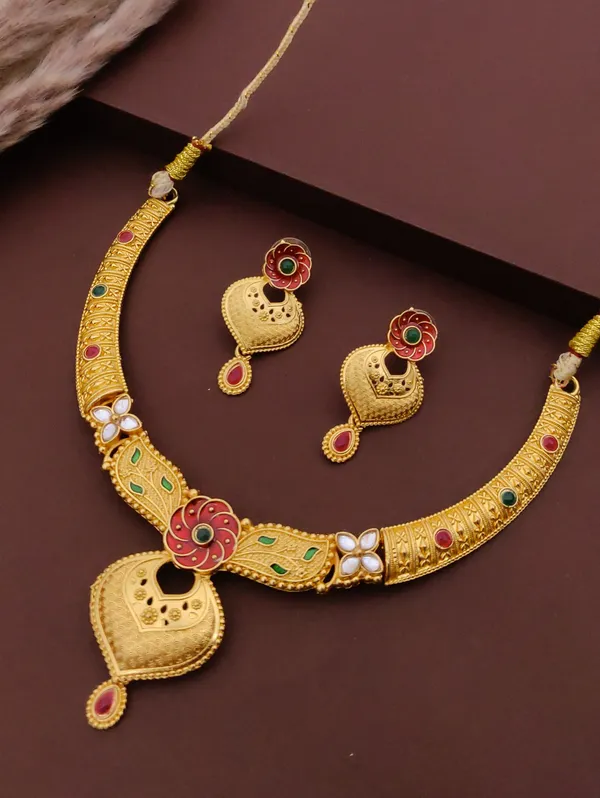 Gold-Tone_Traditional_Necklace_Set_for_Women
