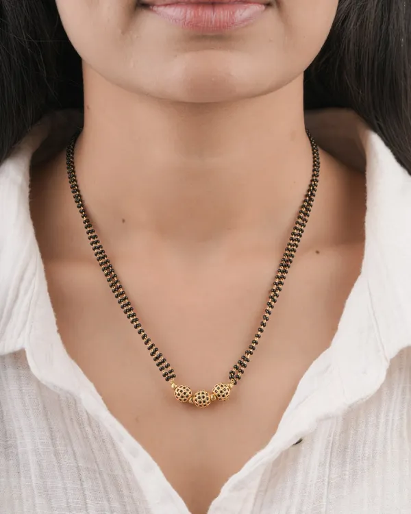 Black_Beaded_Gold_Tone_Mangalsutra_Necklace_for_Women