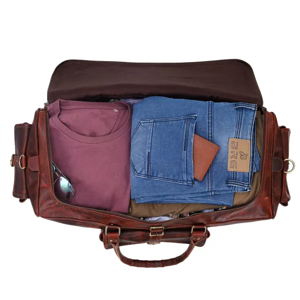 Brown_Leather_Travel_Duffel_Bag_for_Travellers
