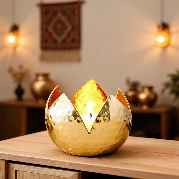 Soy_Wax_Lotus_Shape_Chamomile_Gold_Candle