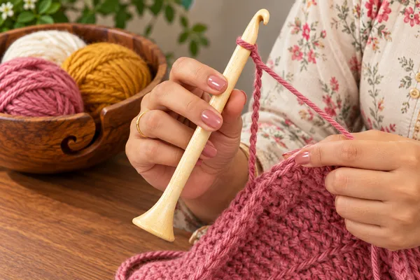 Premium_Pine_Wood_Crochet_Hook