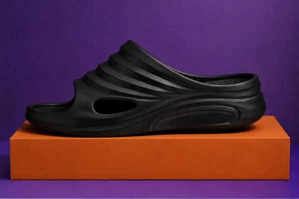 Voolio_Aeroflow_Sculpt_Slides_Black_Edition_Ultra_Soft_Luxury_Comfort_Sliders_Lightweight_Designer_Slides