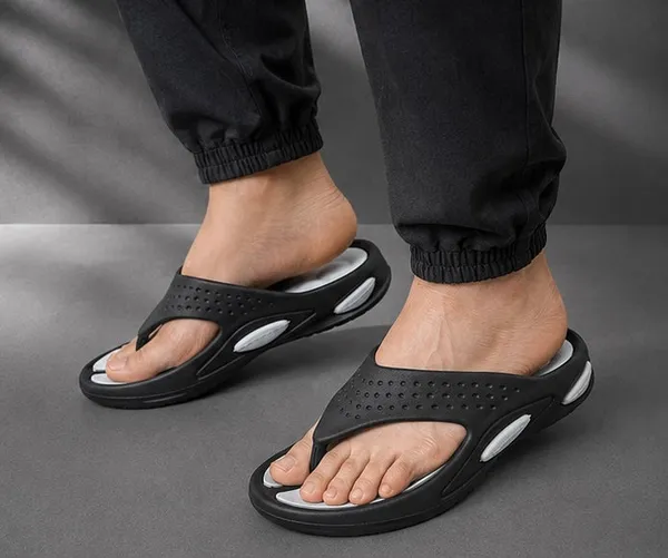 Voolio_Mens_Black_White_Comfort_Flip_Flops