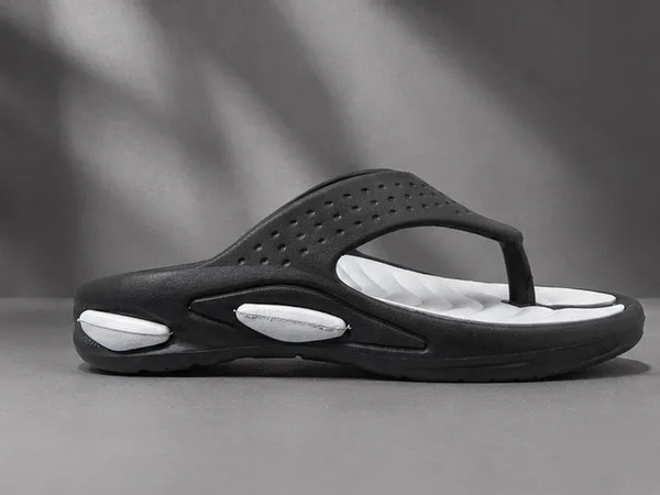 Voolio_Mens_Black_White_Comfort_Flip_Flops