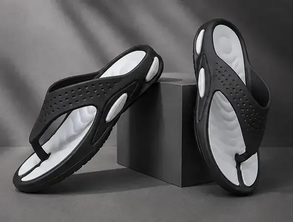 Voolio_Men's_Black_&_White_+_Black_&_Tan_Comfort_Flip_Flops_Duo