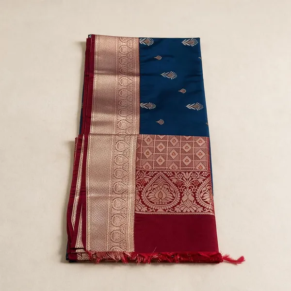 Blue_Silk_And_Polyster_Traditional_Saree_For_Women