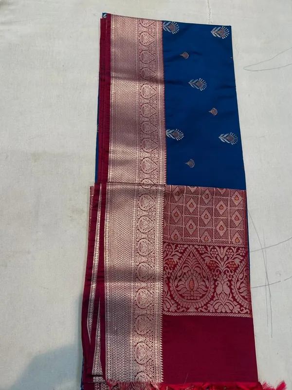 Blue_Woven_Traditional_Saree_for_Women