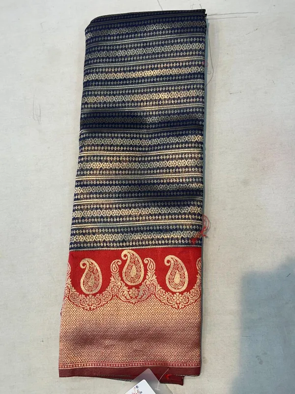 Navy_Woven_Ethnic_Saree_For_Women