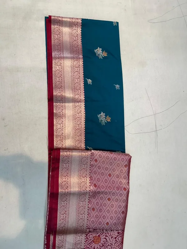 Teal_Woven_Zari_Border_Saree_for_Women