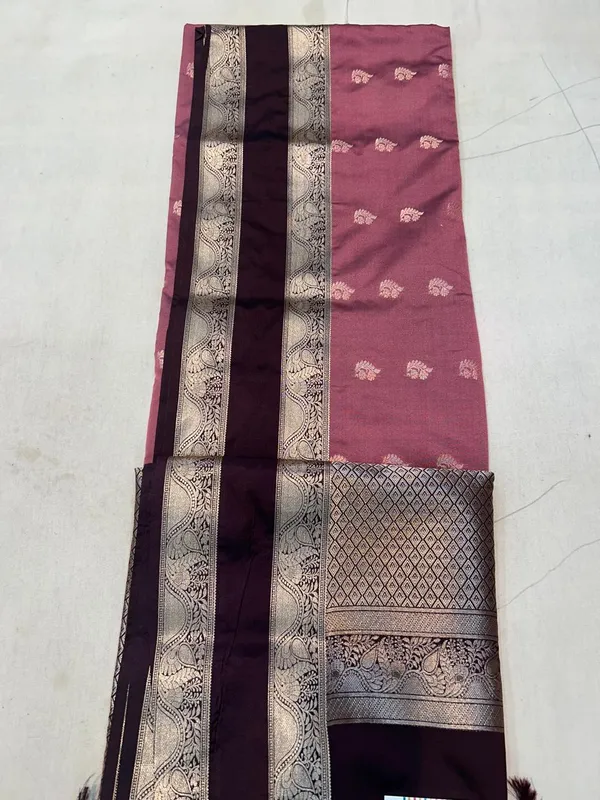 Mauve_Woven_Zari_Border_Saree_For_Women